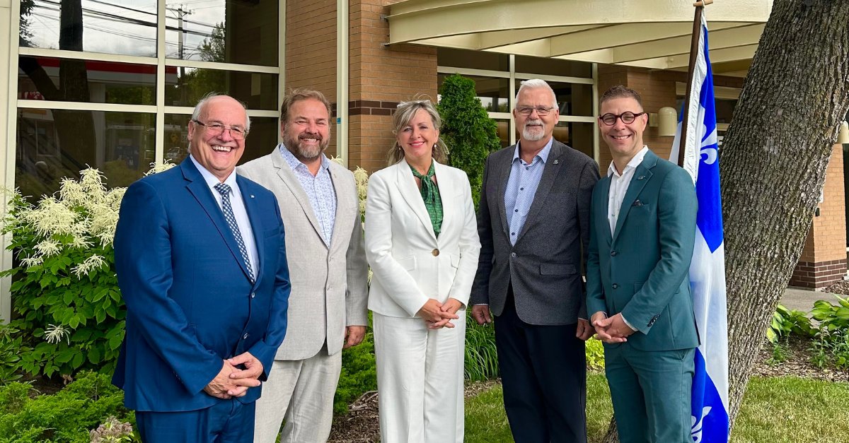 En conférence de presse aujourd'hui, M. Jacques Demers, président de la FQM, a salué le renouvellement du PRACIM par le gouvernement du Québec. 360 M$ pour soutenir la construction, l’entretien et la mutualisation de bâtiments municipaux au Québec. 

 👉 ow.ly/fVNY50WbIeC