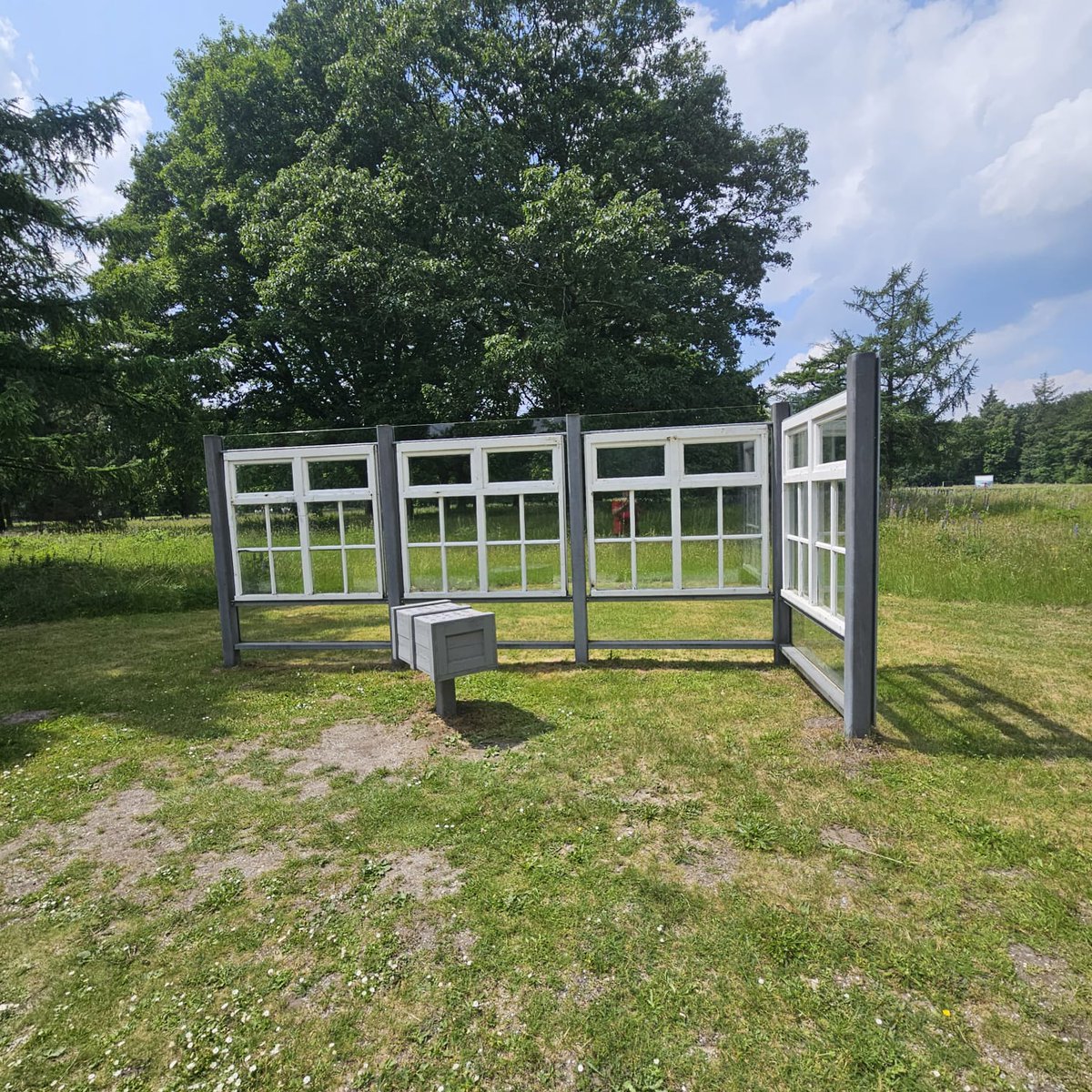 We gingen vandaag naar Orvelte, dat is een prachtig museumdorp en naar Kamp Westerbork en dat was indrukwekkend.