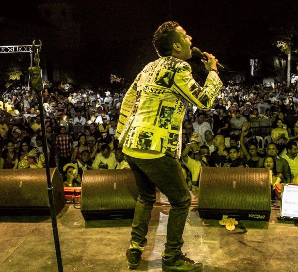 Intervallenato's tweet photo. El mundo vallenato #conmemora hoy el natalicio número 35 del #granMartinElias, una de las figuras más emblemáticas de la nueva generación del #vallenato que murió trágicamente el 14 de abril del año 2017. https://t.co/wWXi5IeN3D https://t.co/akKyBDcic8