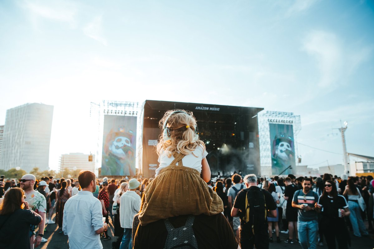 España se consolida como destino musical con festivales, conciertos y escenarios que combinan cultura, ocio y experiencias para todos los públicos 🎸

Conoce más acerca de ello
👉tourspain.es/es/b2b/concier…

#VisitaEspaña #España #Festivales #Conciertos #Cultura #Música #Espectáculo