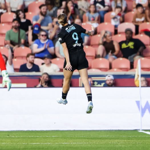 Ellas en el Deporte (@ellasdeporte) on Twitter photo 🇪🇸 <a href="/Estheeer9/">E S T H E R G O N Z Á L E Z</a> está imparable en 2025: ¡14 goles en 15 partidos! entre club y selección! 🗽 Es la máxima goleadora de la <a href="/NWSL/">National Women’s Soccer League</a> y así ha sido su racha:
⚽️⚽️ vs Portugal vs NC Courage vs Angel City vs Washington Spirit vs Bélgica vsUtah Royals
⚽️ vs Portland Thorns vs Tigres UANL 🇪🇸 <a href="/Estheeer9/">E S T H E R G O N Z Á L E Z</a> está imparable en 2025: ¡14 goles en 15 partidos! entre club y selección! 🗽 Es la máxima goleadora de la <a href="/NWSL/">National Women’s Soccer League</a> y así ha sido su racha:
⚽️⚽️ vs Portugal vs NC Courage vs Angel City vs Washington Spirit vs Bélgica vsUtah Royals
⚽️ vs Portland Thorns vs Tigres UANL