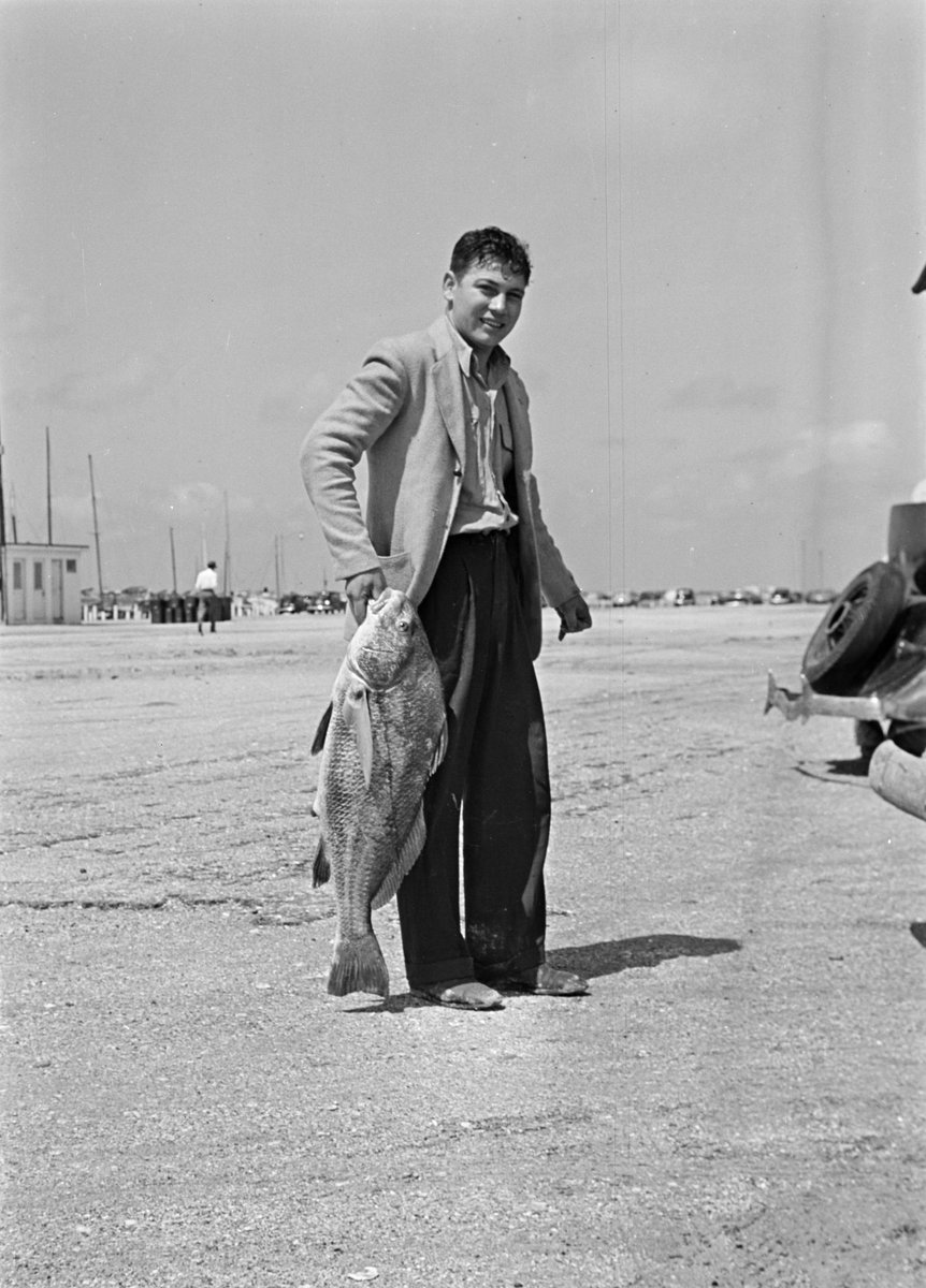 Going fishing? Don’t forget to dress to impress. See more work from the Byrd Williams Family Photography Collection on the Portal to Texas History. bit.ly/2OaPhlU