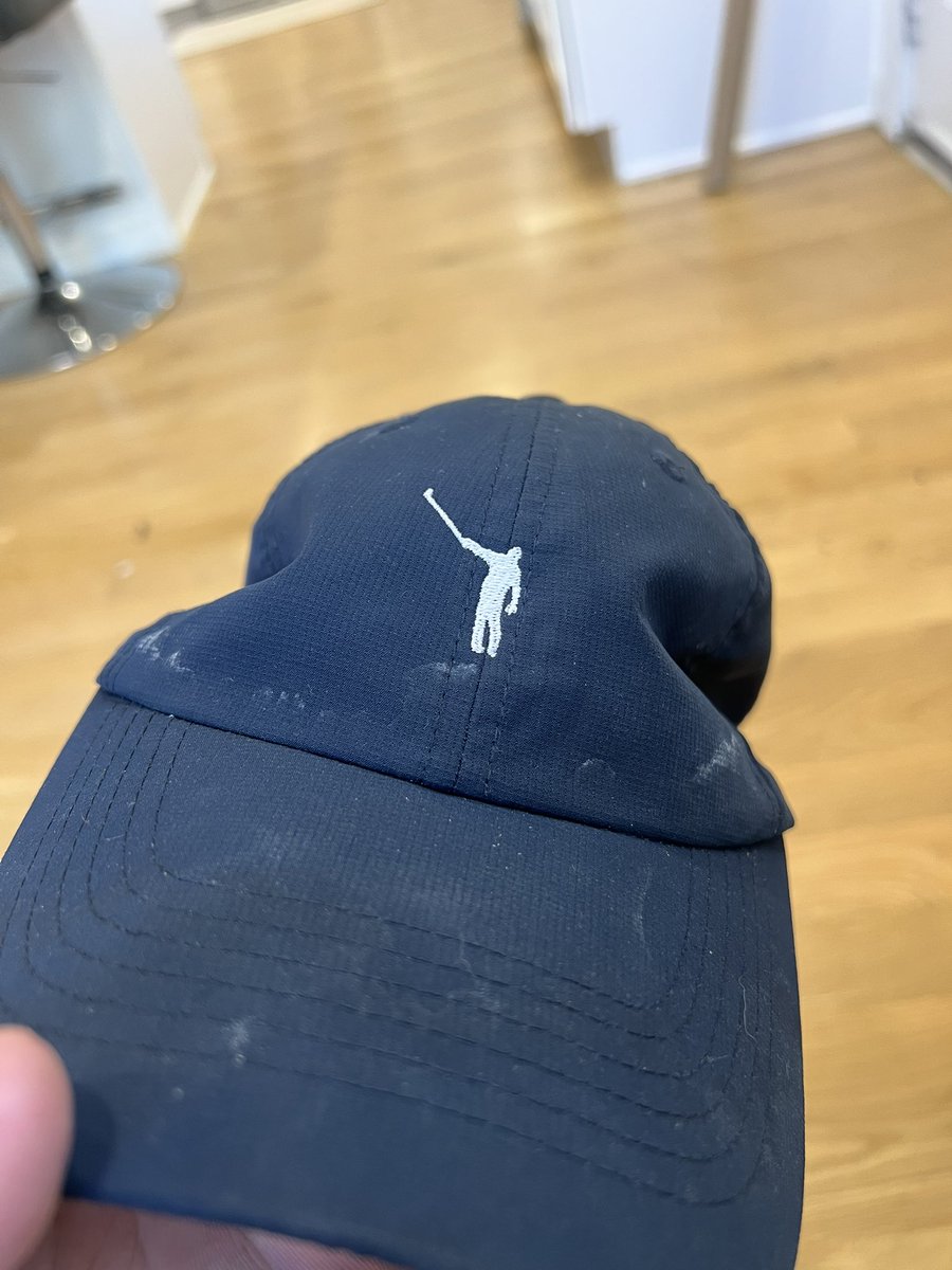 Guy in the gym this am asked if this was a Phil Mickelson hat, tough scene <a href="/NoLayingUp/">No Laying Up</a> <a href="/ngschuNLU/">Neil Schuster</a>