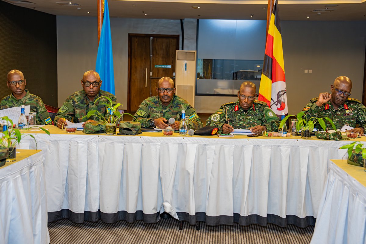 RwandaMoD's tweet photo. The Rwanda Defence Force (RDF) and the Uganda Peoples’ Defence Forces (UPDF) are meeting in Nyagatare, Eastern Province, from 18–20 June 2025 for the fifth Proximity Commanders’ Meeting. The purpose of the meeting is to review the prevailing security situation, address challenges affecting border communities, and strengthen security along the Rwanda–Uganda border.

The three-day meeting has brought together commanders and staff from RDF Infantry Divisions deployed along the Rwanda–Uganda border, led by Brig Gen Pascal Muhizi, Commander of the RDF 5th Division, and their counterparts from the UPDF 2nd Infantry Division, headed by Maj Gen Paul Muhanguzi, the Division Commander.

Also in attendance are Rwanda’s Defence Attaché to Uganda, Col Emmanuel Ruzindana nd Brigadier General Emmanuel Shilling, Uganda’s Defence Attaché to Rwanda. https://t.co/1QL4zKiT0d