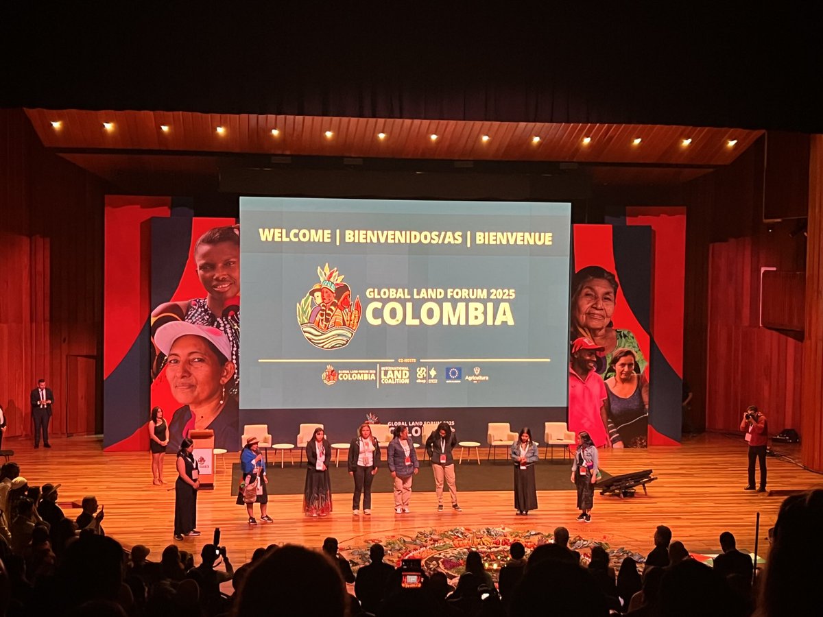 cecibal's tweet image. Tiempo, espacio, almas y espíritu tejiendo acuerdos, voluntades y caminos posibles donde la vida y la Paz  puedan ser una realidad.