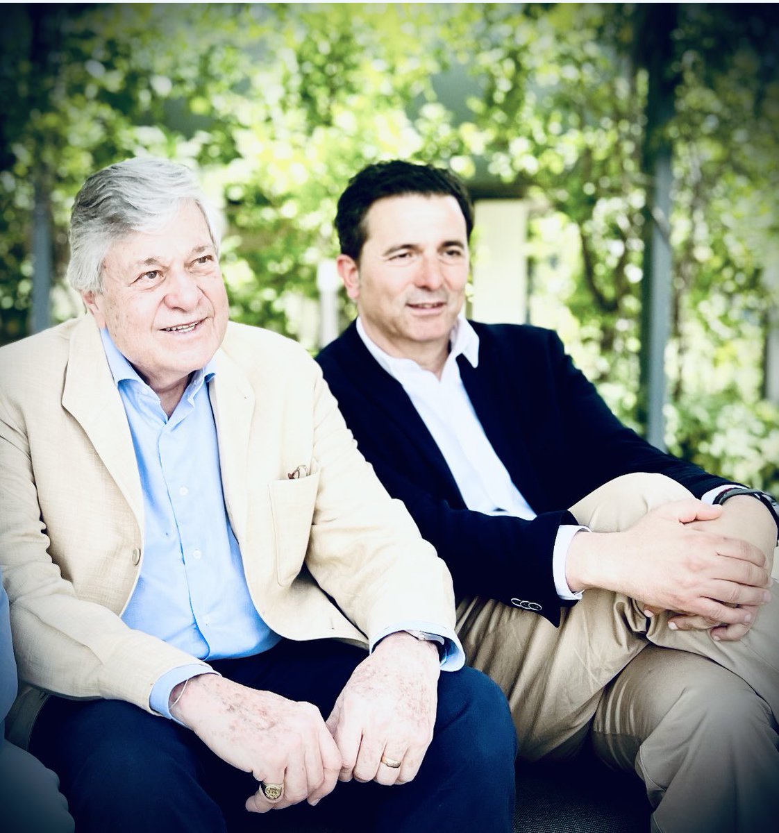 Hoy en Es Hispanidad por <a href="/ESdiario_com/">ESdiario</a> estaré junto a Javier López <a href="/nuevosurco/">Javier-López</a> presentando el libro Entrevista a Simón Bolívar, héroe y traidor, en una interesantísima conversación con su autor Javier Fernández Aguado. 3:00 pm Caracas / 9:00 pm Madrid. #EsHispanidad