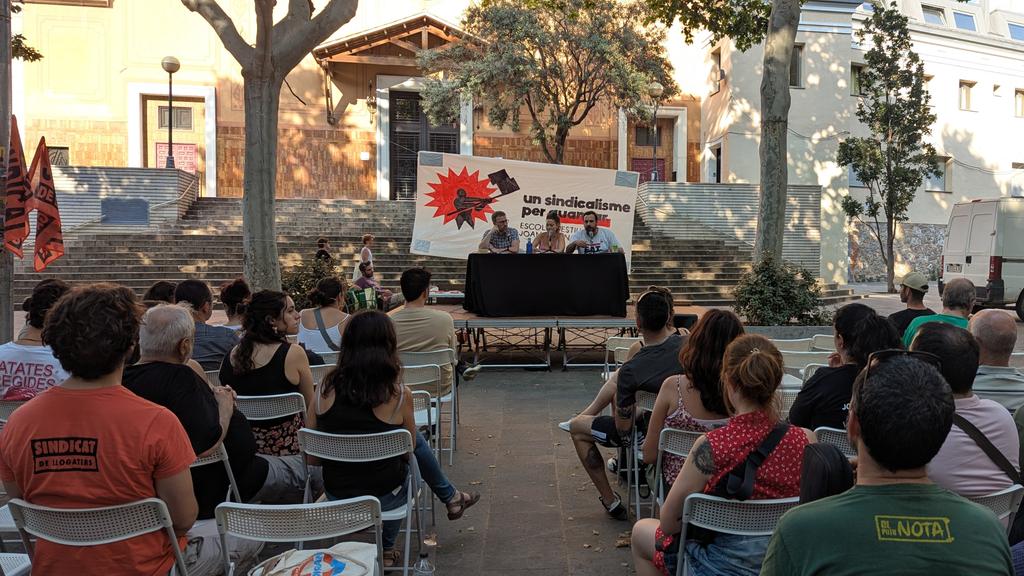 CGT Catalunya 🚩🏴 (@cgtcatalunya) on Twitter photo Comença l'Escola d'Estiu!
🔥 Un sindicalisme per lluitar-ho i guanyar-ho tot!
✊ Amb <a href="/VidalAragones/">Vidal Aragonés</a> i <a href="/SindicatLloguer/">Sindicat de Llogateres i Llogaters</a> Comença l'Escola d'Estiu!
🔥 Un sindicalisme per lluitar-ho i guanyar-ho tot!
✊ Amb <a href="/VidalAragones/">Vidal Aragonés</a> i <a href="/SindicatLloguer/">Sindicat de Llogateres i Llogaters</a>