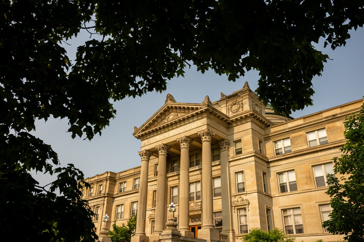 Iowa State's campus has the perfect summer glow! ☀️😎 @iowastateu