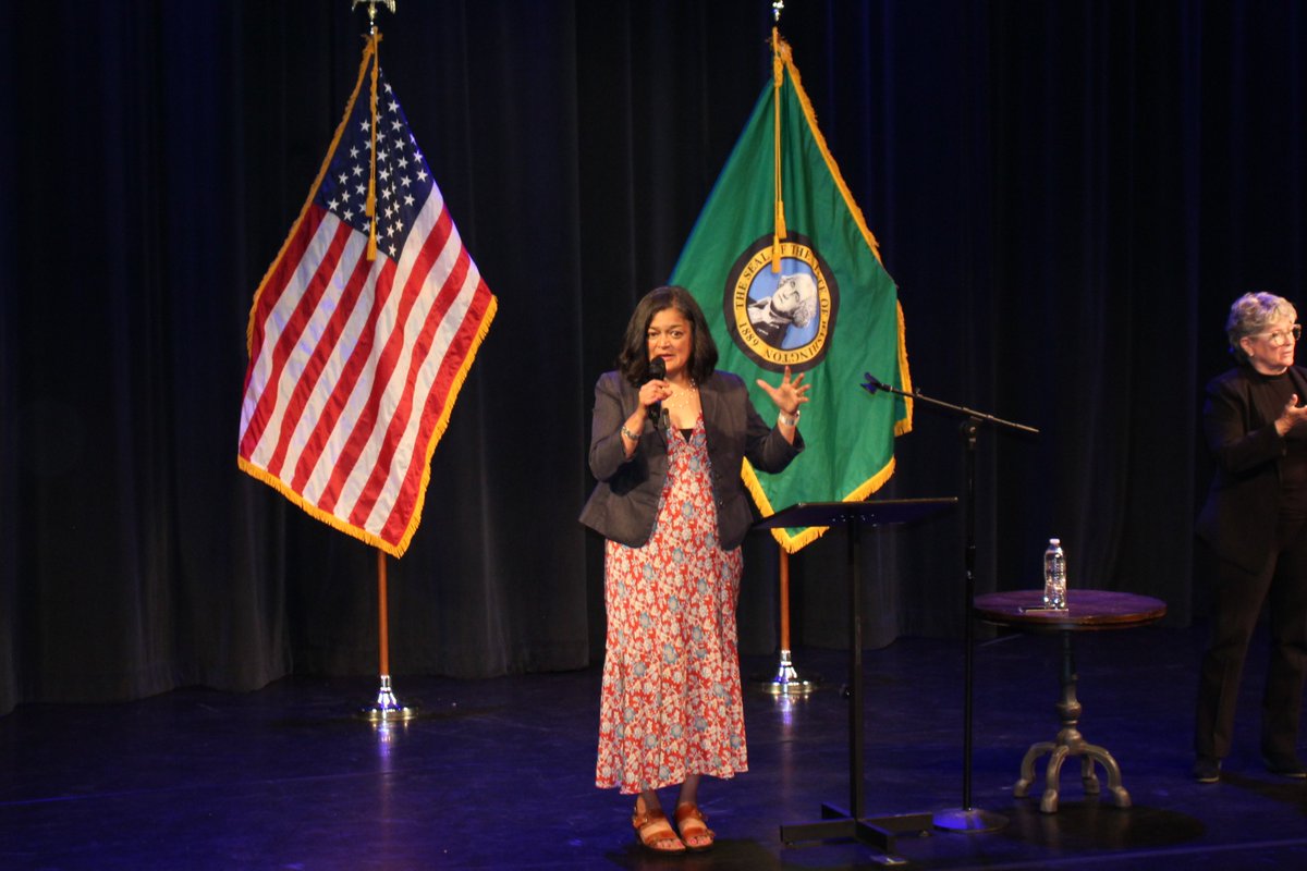 Rep. Pramila Jayapal (@repjayapal) on Twitter photo Last night, I held a packed town hall where hundreds came out to engage in our democracy!
I’m so proud to represent a community that is always ready to come together, to make their voices heard & to push for what is right. Thanks to all who joined, and stay tuned for our next Last night, I held a packed town hall where hundreds came out to engage in our democracy!
I’m so proud to represent a community that is always ready to come together, to make their voices heard & to push for what is right. Thanks to all who joined, and stay tuned for our next