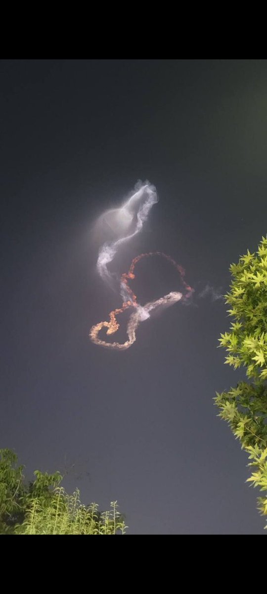 Cube542's tweet image. טיל חדש שנראה בשמי טהראן ושוגר מטהראן.  
איזה מראה יפהפה.  
מה יקרה אם הטיל הזה ינחת?
.
.
#Iran #Israel #TelAviv #lunched #new #wow
