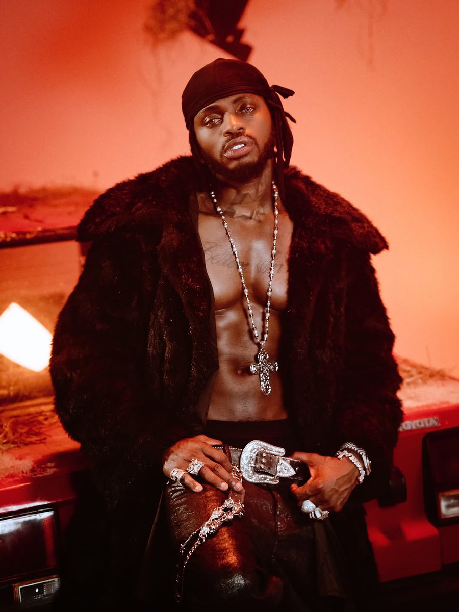 🚨 <a href="/diamondplatnumz/">SIMBA..!🦁</a> becomes the first Sub Saharan African artiste to Surpass 10 Million subscribers on YouTube 👏🚀