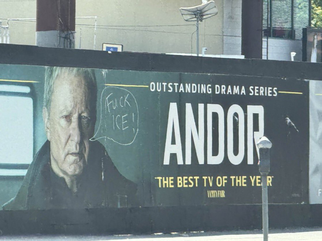 Star Wars Holocron tweet media