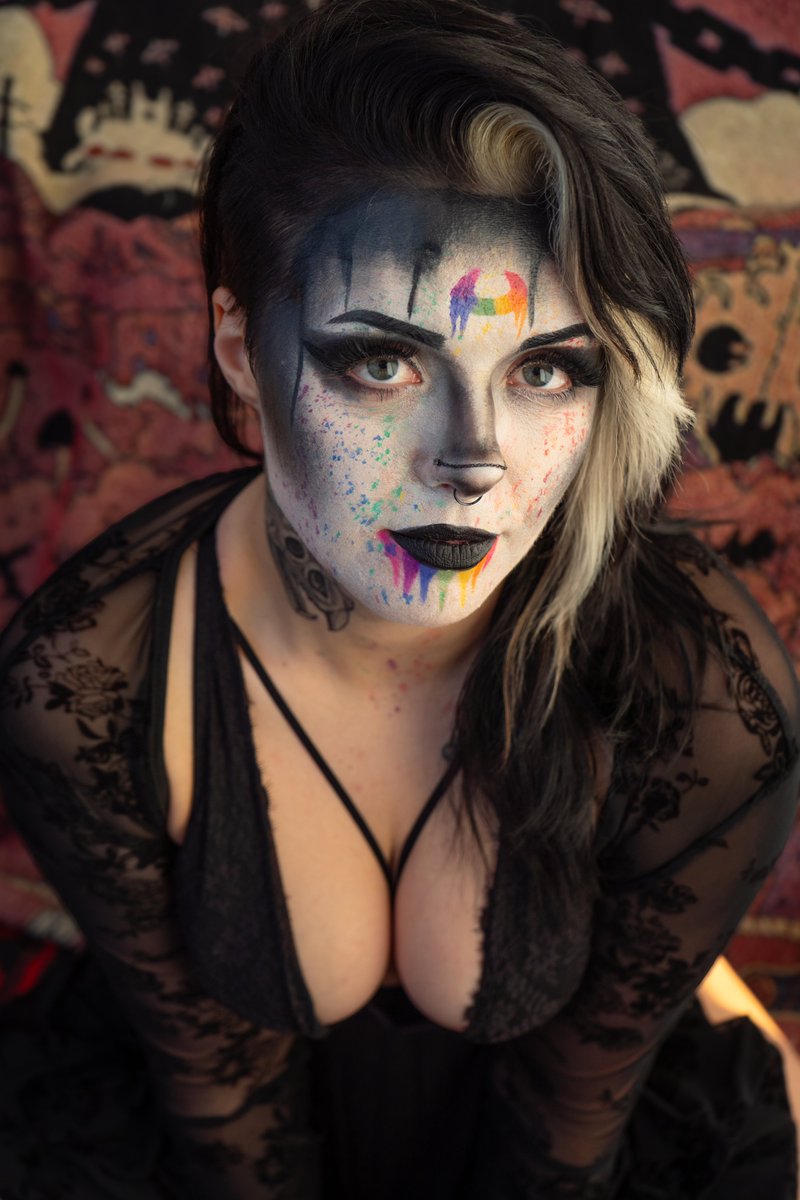My lovely wife <a href="/squamatha/">Squamatha 🥰🦖🐝</a> did a Witchy Pride look for #PrideMonth's Friday the 13th. It was so good, we rushed through an impromptu photoshoot!

The first pic got 1.5 million views on Reddit alone &amp; is in the top 200 posts of all time on /r/itookapicture!

🖤❤️🧡💛💚💙💜🤎🤍