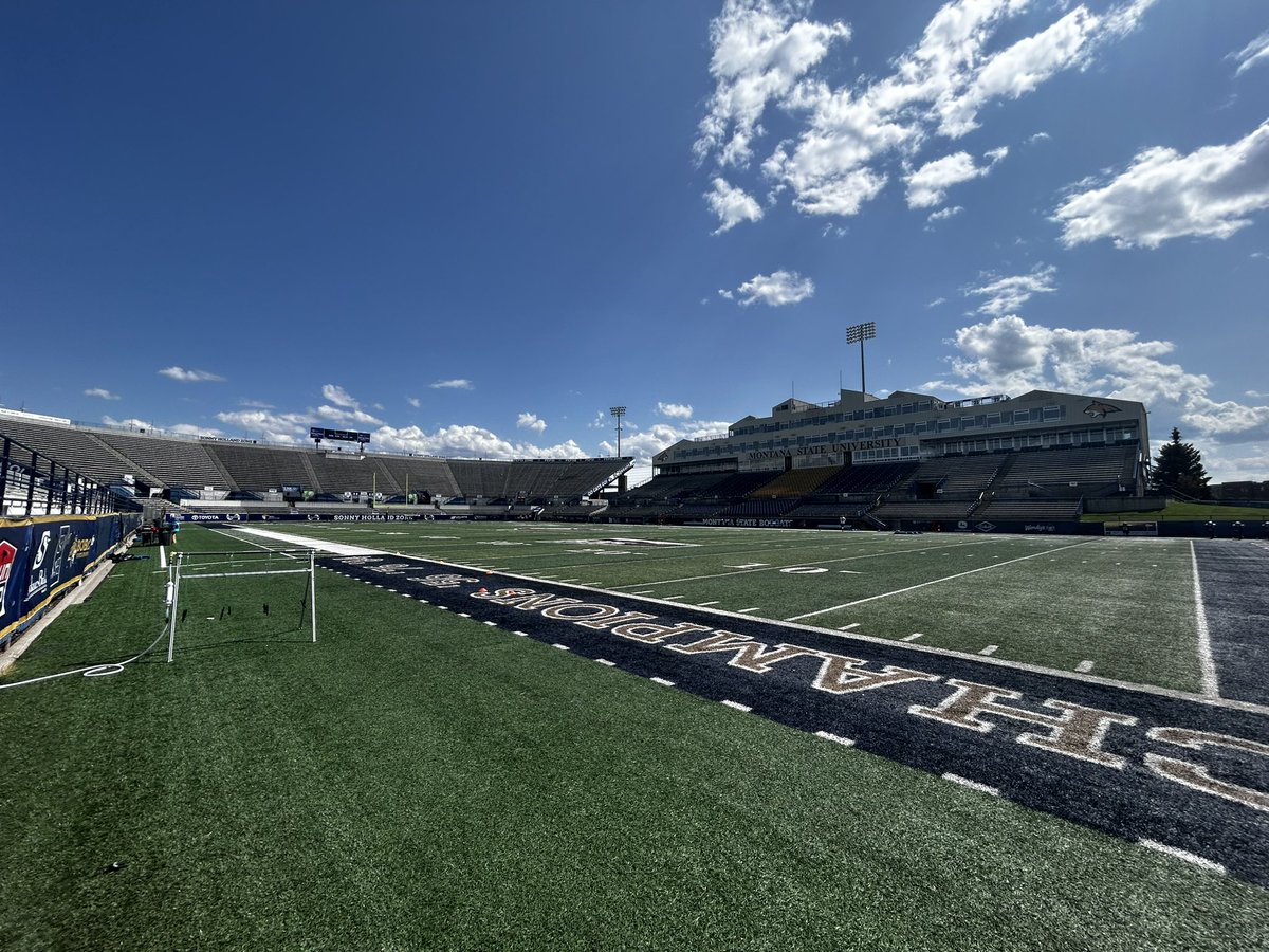 TitusVidlak's tweet image. I had a great time at Montana St. yesterday! An awesome program with great people! Thank you @coach_sterbick , @bvigen and @seanmat10 for having me and for your time and effort!
Did some testing, here were my numbers
40 - 4.53
Pro Agility - 4.12
Vertical - 36.3
Broad Jump - 9’8”…