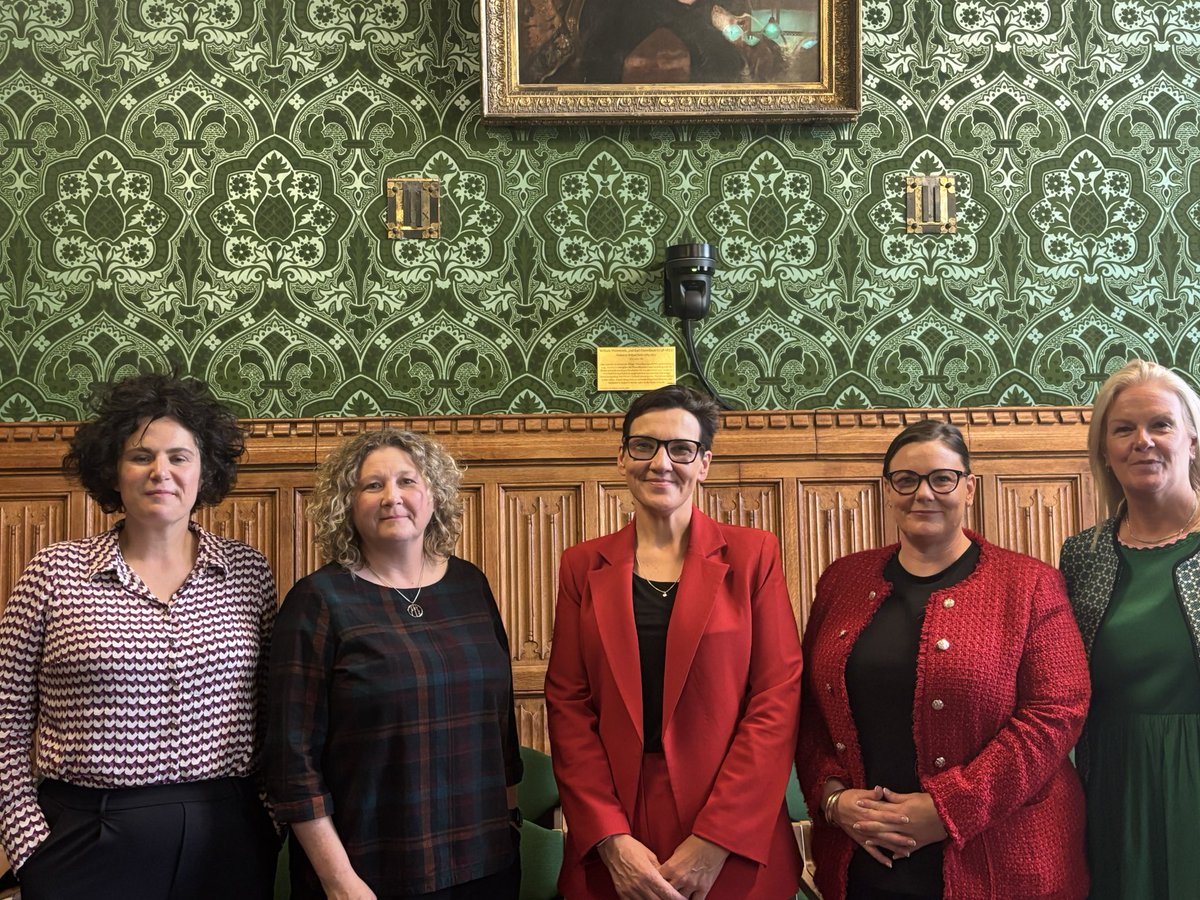 Women's Aid NI (@womensaidni) on Twitter photo Women’s Aid together with <a href="/QUBelfast/">Queen's University Belfast 🎓</a> <a href="/PoliceServiceNI/">Police Service NI</a> gave evidence to <a href="/CommonsNIAC/">Northern Ireland Affairs Committee</a> today on the issue of #VAWG in NI. There was great engagement from all members & we thank them all for their time & commitment to making a difference to the lives of women and girls in NI Women’s Aid together with <a href="/QUBelfast/">Queen's University Belfast 🎓</a> <a href="/PoliceServiceNI/">Police Service NI</a> gave evidence to <a href="/CommonsNIAC/">Northern Ireland Affairs Committee</a> today on the issue of #VAWG in NI. There was great engagement from all members & we thank them all for their time & commitment to making a difference to the lives of women and girls in NI