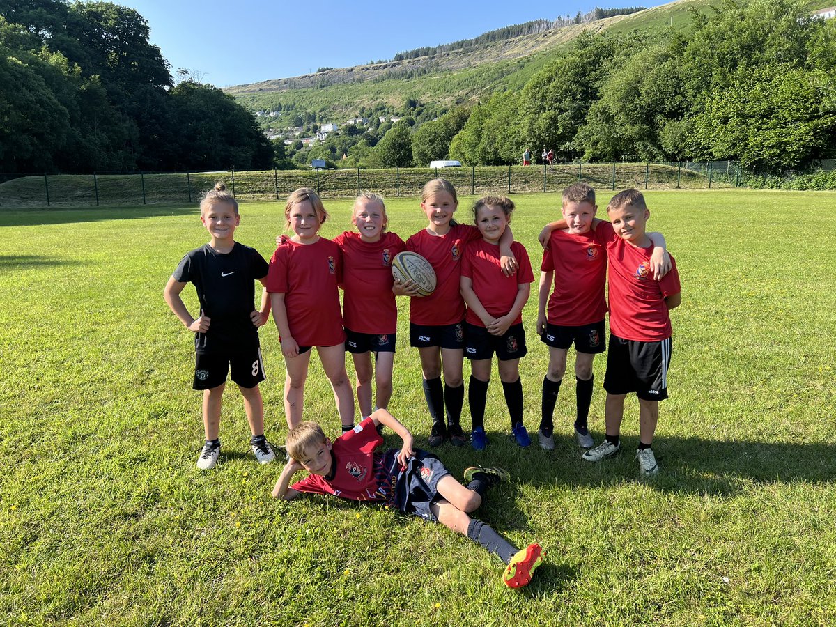 Isla Lewis (@islalewis_) on Twitter photo Fantastic session with <a href="/FerndaleRugby/">Ferndale Rugby</a> M&J delivering the Tackle Roadshow to the boys and girls going into their first season of U9s this year 👏🏽 Fantastic session with <a href="/FerndaleRugby/">Ferndale Rugby</a> M&J delivering the Tackle Roadshow to the boys and girls going into their first season of U9s this year 👏🏽