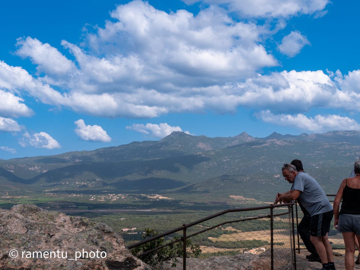 MathieuPompa's tweet photo. Lancement du sentier du patrimoine U Casteddu à @Cumuna_Figari : « I Chjassi di a Memoria ».

Un projet soutenu par la Collectivité de Corse, s’inscrivant dans une vision politique de valorisation de la culture, du patrimoine et de la toponymie. 

Sempri pà i nosci paesi ! https://t.co/Thx08JkDRg