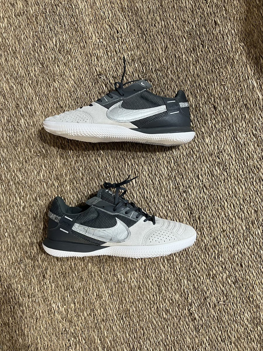 FranGoffredo's tweet photo. @evelyncarmona Buenas yo vendo botines si a alguien le sirve dejo el ig @botinesfg8

https://t.co/ecCSQVAsZP https://t.co/i8KWrbdwxr