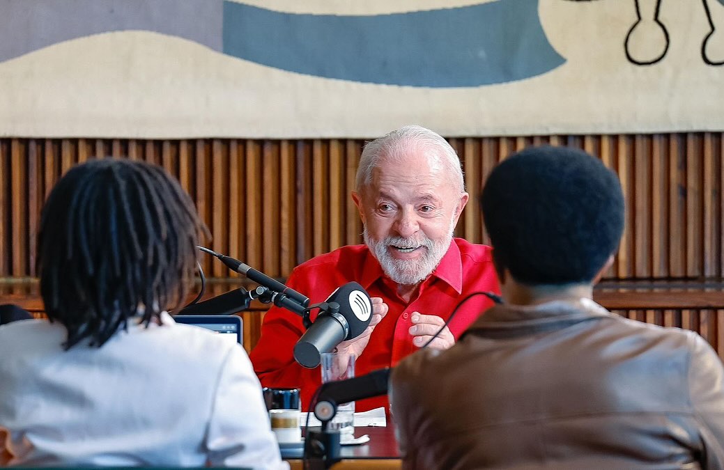 PT Brasil (@ptbrasil) on Twitter photo 🎙️ Presidente Lula participou do podcast Mano a Mano do rapper <a href="/manobrown/">Mano Brown</a>, que foi ao ar nesta quinta-feira (19) ouça pelo Spotify 🎧
📸: <a href="/ricardostuckert/">Ricardo Stuckert</a> 🎙️ Presidente Lula participou do podcast Mano a Mano do rapper <a href="/manobrown/">Mano Brown</a>, que foi ao ar nesta quinta-feira (19) ouça pelo Spotify 🎧
📸: <a href="/ricardostuckert/">Ricardo Stuckert</a>