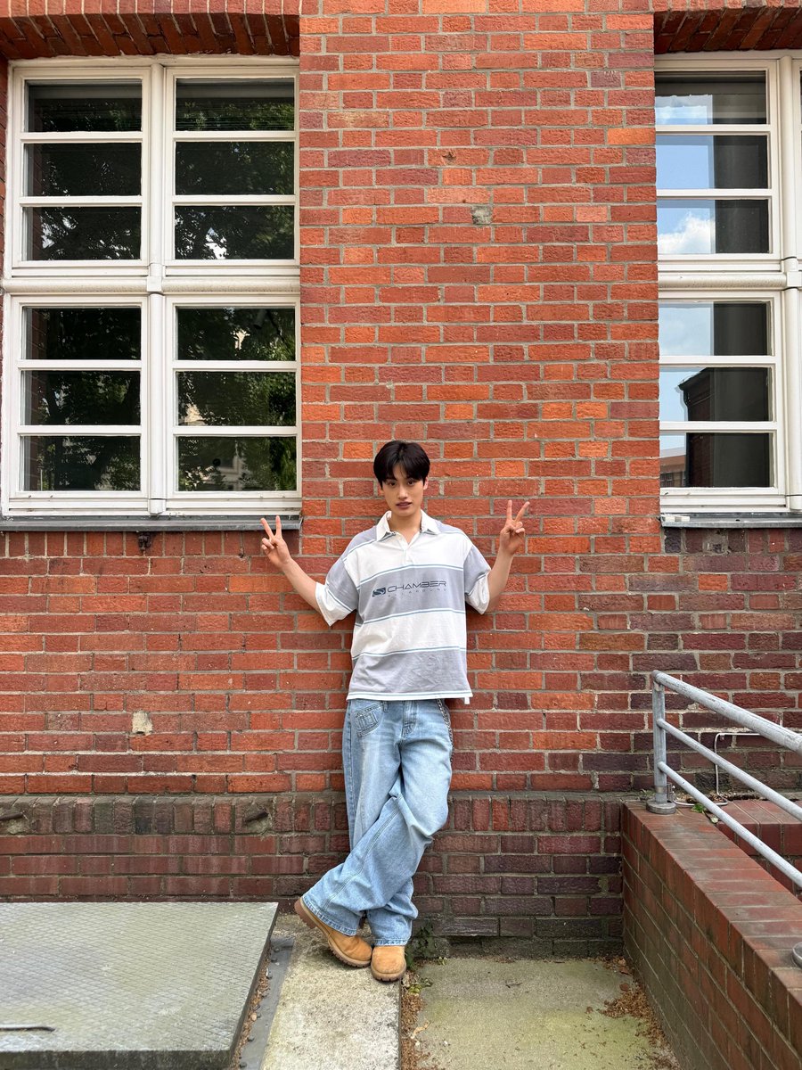 [#준현]
준횬이는 귀여운척 하는게 아니라 원래 귀욥게 태어난곤데… 그거를 사람들이 막막 귀여운척 하는거라고 하니까 준효니는 힘들오
후잉 후잉!

미안합니다.

#금준현 #KUMJUNHYEON
#TIOT #티아이오티
