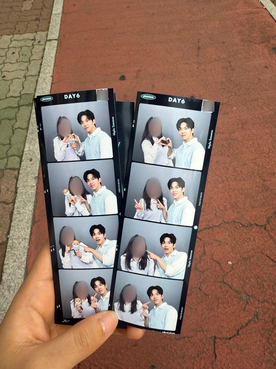 오랜만에 들어온 기념으로 도운이랑 찍은거 좀 올리고 ㅌㅌ 더워 죽겠는데 저거 찍겠다고 가방에 옷 바리바리 싸감 미친 정성임