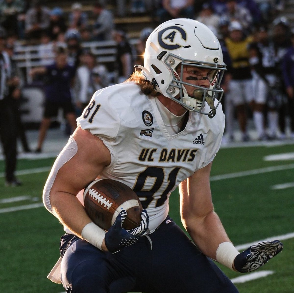 #️⃣8️⃣0️⃣ on our Kickoff Countdown: Josh Gale

After a great career at UC Davis where he played in 49 games and tallied 826 receiving yards with 9 touchdowns, Josh decided to spend his last season of college football with the good guys 😏

The Arizona native supplements an already