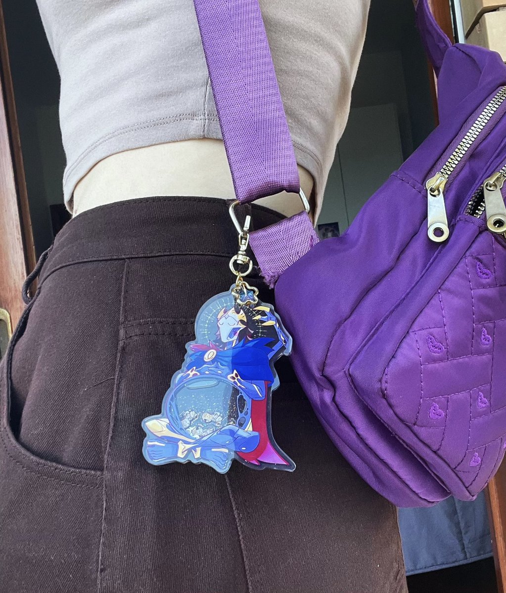 SteinYuu76's tweet image. i forgot to show this adorarle and glorious baby i got from @L3mdzZ π€²π»ππ totally not expected this sizeβ¦ in fact, its he who walks me now, i feel like i m he s keychain