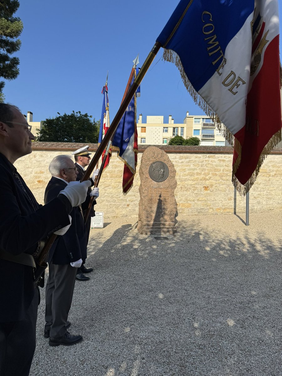 Philippe LAURENT (@laurent_sceaux) on Twitter photo 🇫🇷 Cérémonie du 18 Juin à <a href="/Ville_de_Sceaux/">Ville de Sceaux</a>. Comme chaque année, nous nous sommes réunis pour commémorer l’Appel du 18 Juin 1940 du général de Gaulle. Son appel continue de résonner comme un message de courage, de lucidité et d’espérance.
✊️ Ne jamais céder à la fatalité : c’est 🇫🇷 Cérémonie du 18 Juin à <a href="/Ville_de_Sceaux/">Ville de Sceaux</a>. Comme chaque année, nous nous sommes réunis pour commémorer l’Appel du 18 Juin 1940 du général de Gaulle. Son appel continue de résonner comme un message de courage, de lucidité et d’espérance.
✊️ Ne jamais céder à la fatalité : c’est
