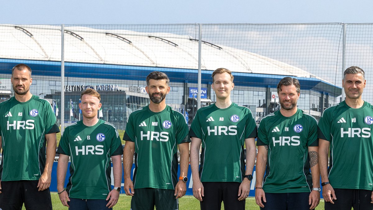 Our new coaching team, ready to get to work tomorrow 📸👊