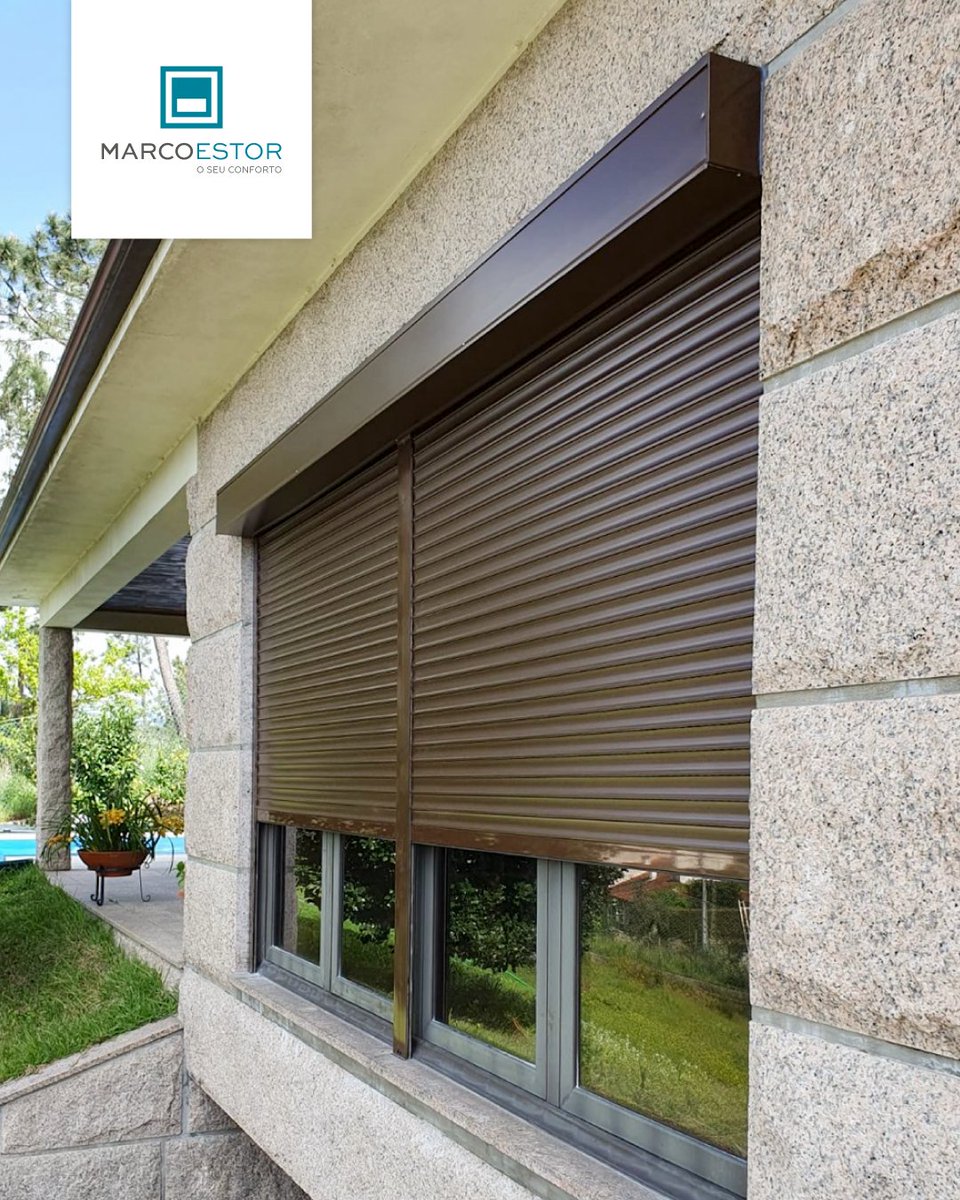 Mais um projeto Marcoestor concluído! ✨

Instalação de estores compactos e monoblocos com caixa de recolha em alumínio lacado, lâminas térmicas, na cor castanho 8014.

O que achou do resultado? 🙌