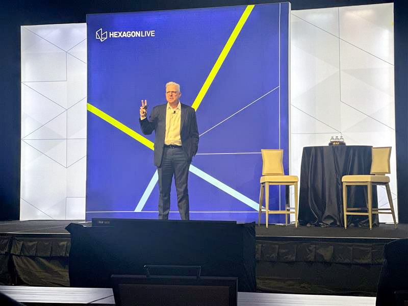 HexagonSIG's tweet photo. The public safety opening session at Hexagon LIVE Global 2025 rocked! It featured special guests including Linda Zerwin of the ETSB of @DuPageCounty and David Gupta of @SDIPresence dissecting the power of the possible in public safety. #ng911 #psap #cad #ai #publicsafety https://t.co/59jGDev8BB