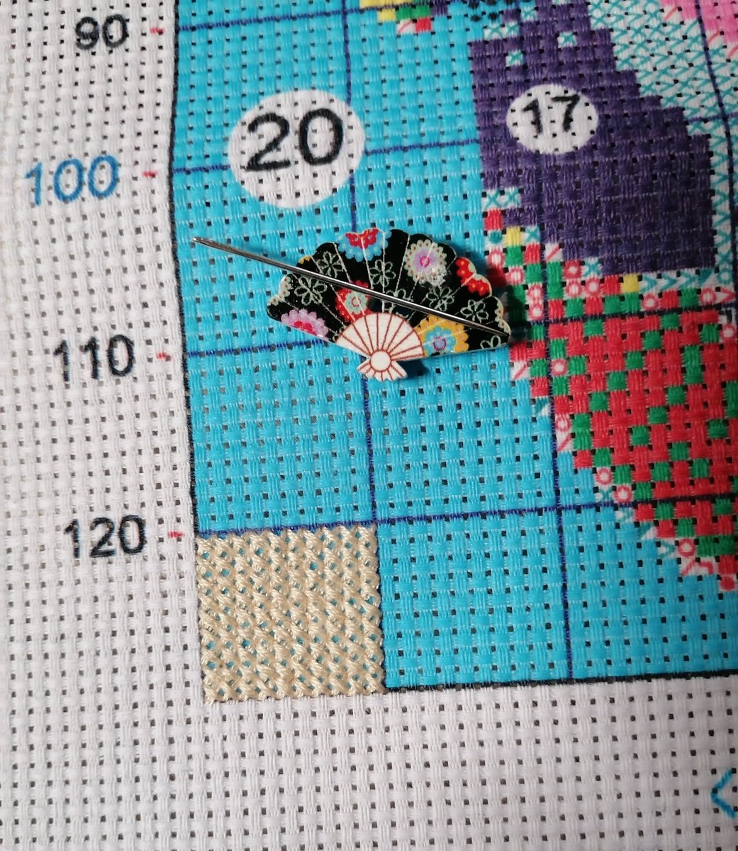 Hab heute mein erstes großes #Kreuzstich Projekt angefangen und bin so aufgeregt 😍
Liebe das Motiv einfach so sehr! Habs gesehen und MUSSTE es haben! Das wird lange dauern, aber ich werds genießen!
#Handarbeit