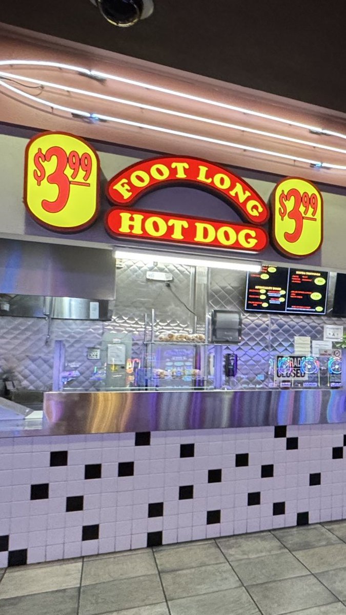 Las Vegas Locally 🌴 tweet media