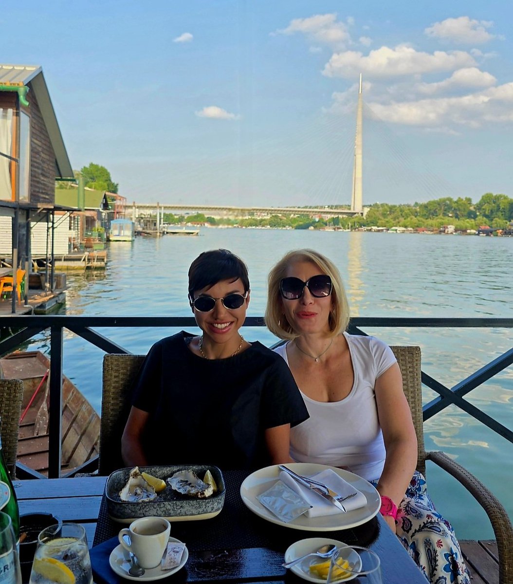 Sandra Romić (@romicsandra) on Twitter photo Mali prosrpski i proizraelski ručak, da bar iskoristimo na dobro to što moja <a href="/olga_deutsch/">Olga I Deutsch</a> ne može trenutno nazad u Izrael. Mali prosrpski i proizraelski ručak, da bar iskoristimo na dobro to što moja <a href="/olga_deutsch/">Olga I Deutsch</a> ne može trenutno nazad u Izrael.