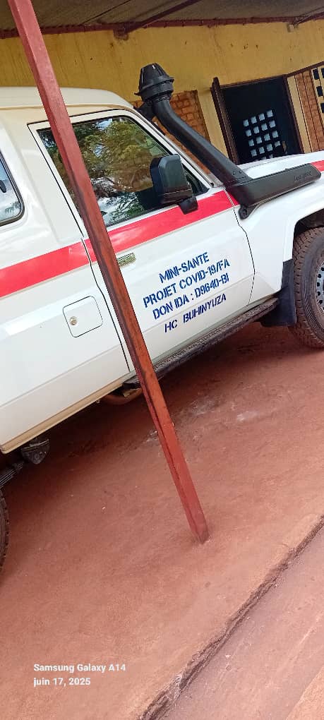 💉🩹🩺🏥Le Directeur de l’Hôp Com Buhinyuza, #Dr_Noël_Bamporubusa : « Je salue les activités du #Projet_Nkuriza qui a  renforcé les capacités de nos prestataires intermédiaires et communautaires. Ns sommes ici pour assurer la continuité et la pérennisation des acquis du Projet »