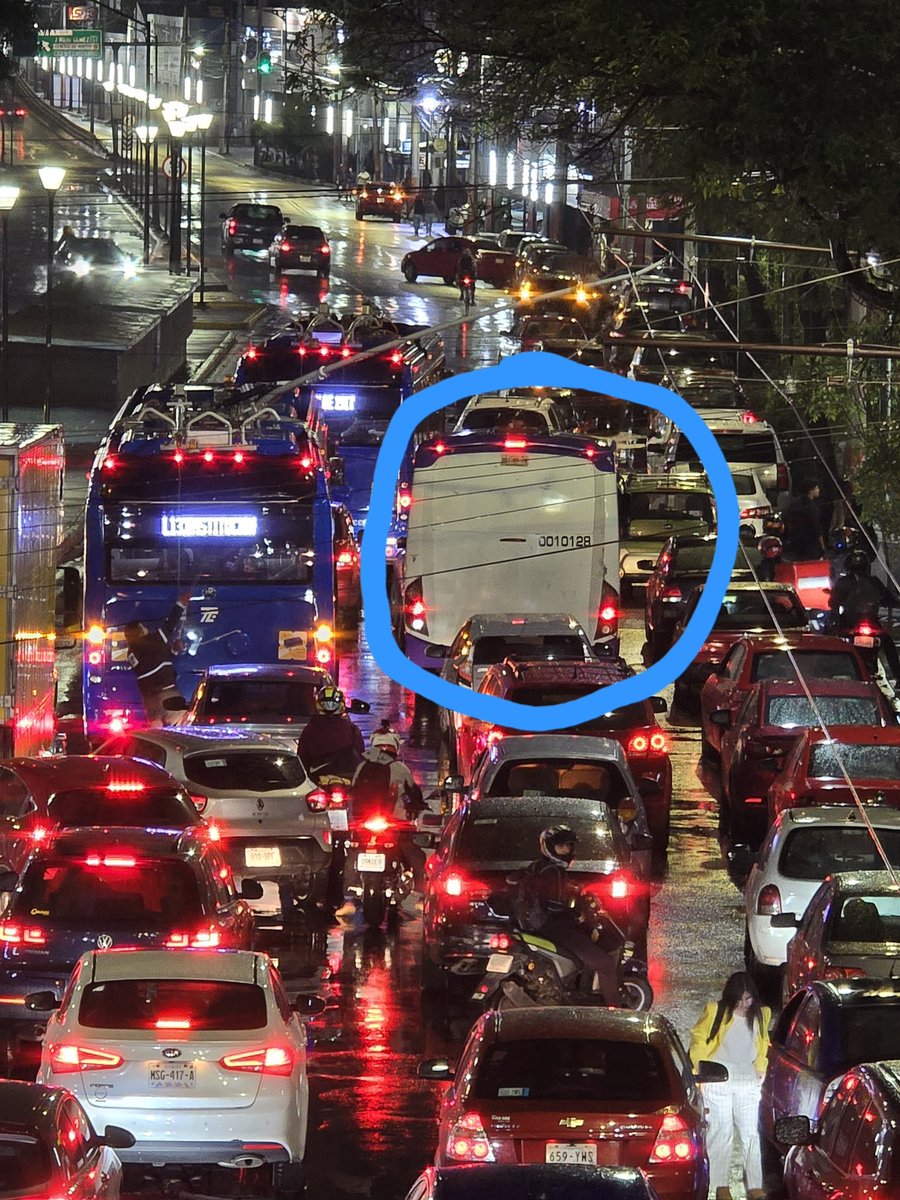 Es injusto socialmente hablando que la línea 13 del Trolebús si cuente con un carril exclusivo en la sección de Mexicaltzingo - Insurgentes y que no exista confinamiento alguno en la parte más crítica de la ruta, siendo la parte de Iztapalapa.

<a href="/ClaraBrugadaM/">Clara Brugada Molina</a> 

2/3