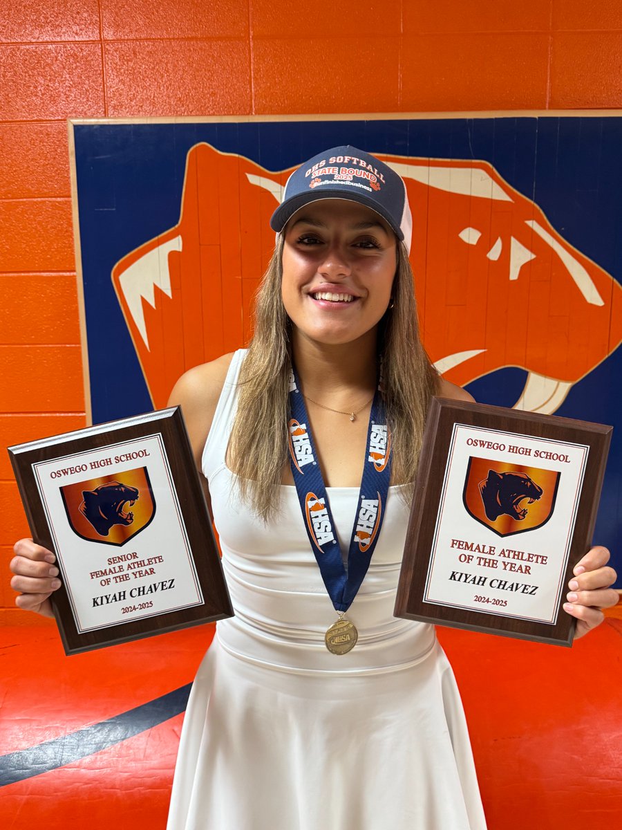 Kiyah Chavez caps off a fantastic high school athletic career, earning 2025 Female Athlete of the Year and Senior Female Athlete of the Year at Oswego High School! 
We’re proud of you, Kiyah!

Once a Panther, Always a Panther!  #PantherPride