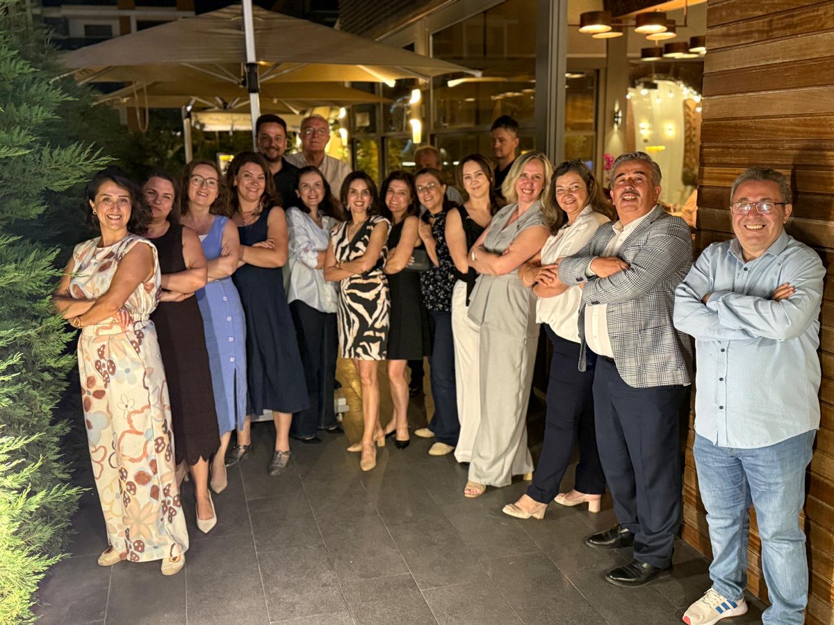 Önerler Orta ve İlkokulu'na tayini çıkan Müdürümüz Eyüp ÖZTÜRK ve Emekli olacak Öğretmenimiz Ömür BARIŞ'ın Veda Yemeğinde bir araya geldik.
Müdürümüz Eyüp ÖZTÜRK ve  Ömür Barış'a gelecek hayatlarında Sağlık, Başarı ve Mutluluklar Dileriz.
<a href="/Murat_Eren/">Murat EREN</a> <a href="/hete61/">Hüseyin ERDOĞAN</a> <a href="/CorluMem/">Çorlu Milli Eğitim Müdürlüğü</a> <a href="/eyup5967/">Eyüp ÖZTÜRK</a>