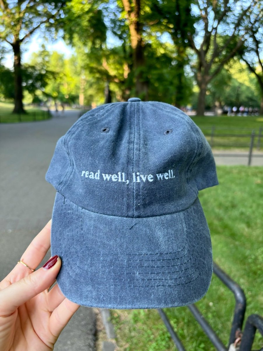 cassidymgraham's tweet image. Today is my 1-year anniversary at The Open Field and Penguin Life! I’ve enjoyed every second of it, and am so grateful to work with such amazing colleagues, and to edit books that are putting a net good into the world. Here’s to another year of reading well and living well ✨☀️📖