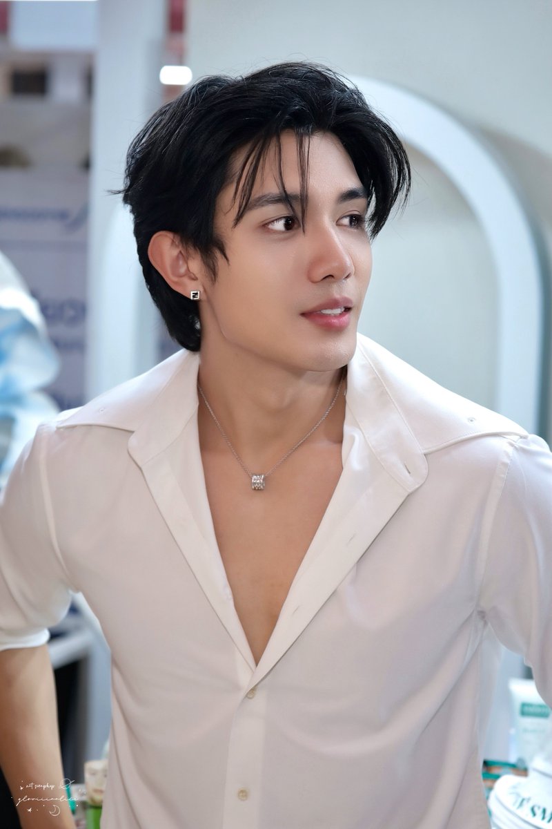 gloriiiaalice's tweet photo. นี่ชอบแกรูปนี้มาก แต่มันย้อนแสง 😭
ตอนนี้แก้ได้แล้ว แต่งออกมาแล้วมันหล่อสมมงจริงๆ 

⋆. 𐙚 ˚ @netsiraphop ꔛ #netsiraphop ◡̈ ˚ ༘ * https://t.co/LT05kCw7Ca