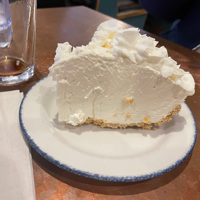 EasyTrails's tweet photo. @drugstoredivas #smalltowntourismchat A7 my daughter is a key lime pie enthusiast who says you can't beat the one at Norma's Seafood &amp; Steak in Seaside, OR. https://t.co/IG0v974F2B