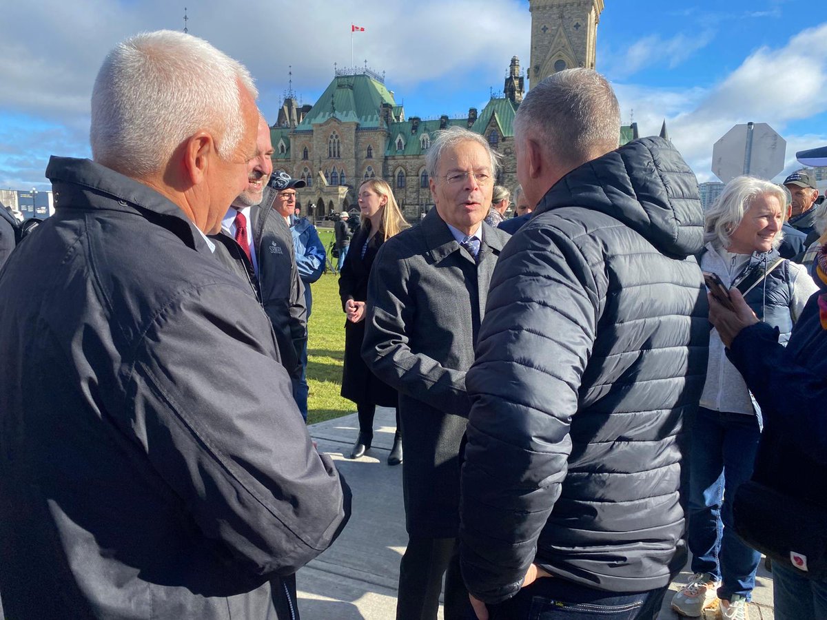 Sen. Pierre J. Dalphond, Canada (@dalphondpierre) on Twitter photo PL #C202, que j’ai parrainé au <a href="/SenatCA/">Le Sénat du Canada</a>, va devenir loi ! Fort de l’appui du gouv Carney et des partis, #C202 exclut la gestion de l’offre des négociations internationales et protège les producteurs de lait, œuf et volaille.
@dfc_pcl <a href="/eggsoeufs/">Egg Farmers</a> <a href="/chickenfarmers/">Chicken Farmers of Canada</a> <a href="/TurkeyFarmersCa/">Turkey Farmers of Canada</a> PL #C202, que j’ai parrainé au <a href="/SenatCA/">Le Sénat du Canada</a>, va devenir loi ! Fort de l’appui du gouv Carney et des partis, #C202 exclut la gestion de l’offre des négociations internationales et protège les producteurs de lait, œuf et volaille.
@dfc_pcl <a href="/eggsoeufs/">Egg Farmers</a> <a href="/chickenfarmers/">Chicken Farmers of Canada</a> <a href="/TurkeyFarmersCa/">Turkey Farmers of Canada</a>