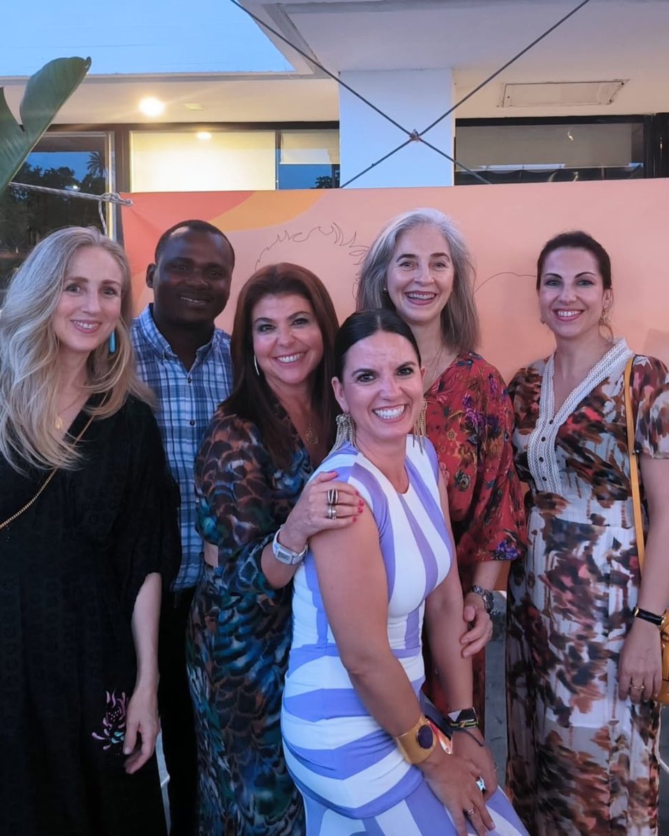 ✨ Así fue “Luz y Compás por un mundo mejor”: un cóctel solidario en la Torre del Oro a favor de la Misión de Todonyang (Kenia), con más de 100 asistentes y el impulso del padre Wycliffe.
Objetivo: crear un aula tecnológica para los jóvenes de Turkana.
Gracias por tanto.