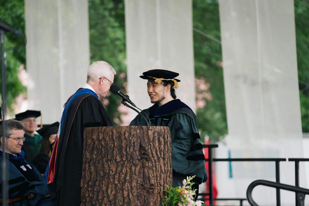 Dartmouth MCB Graduate Program (@mcbdartmouth) on Twitter photo Special shout out to recent grad Dr. Xin Li (<a href="/XinLi0419/">Xin Li</a>) from the <a href="/claudjak/">Claudia Jakubzick</a> Lab who was awarded the 2025 John W. Strohbehn Medal for Excellence in Biomedical Research <a href="/DartGRAD/">DartGRAD</a> <a href="/GeiselMed/">Geisel School of Medicine at Dartmouth</a>!! 🤩
guarinigrad.dartmouth.edu/blog/2025/06/1… Special shout out to recent grad Dr. Xin Li (<a href="/XinLi0419/">Xin Li</a>) from the <a href="/claudjak/">Claudia Jakubzick</a> Lab who was awarded the 2025 John W. Strohbehn Medal for Excellence in Biomedical Research <a href="/DartGRAD/">DartGRAD</a> <a href="/GeiselMed/">Geisel School of Medicine at Dartmouth</a>!! 🤩
guarinigrad.dartmouth.edu/blog/2025/06/1…
