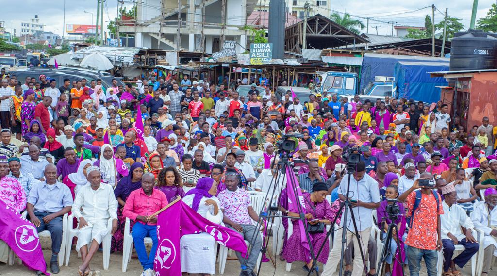 Creator Kenny (@directorclen) on Twitter photo "Sisi tunaelewa kabisa! Mifumo ya uchaguzi ni ya hovyo. Tunajua kuna kura feki! Tunajua polisi wanatumiwa na CCM. Tunajua hatupambani na CCM; tunapambana dola. Ila hatutasusa, kwani tumejifunza kilichotokea Zanzibar"
Mwenyekiti wa <a href="/NgomeyaVijana/">Ngome ya vijana_Official</a>
<a href="/abdulnondo2/">Abdul Nondo 🇹🇿</a>
Oktoba #LindaKura "Sisi tunaelewa kabisa! Mifumo ya uchaguzi ni ya hovyo. Tunajua kuna kura feki! Tunajua polisi wanatumiwa na CCM. Tunajua hatupambani na CCM; tunapambana dola. Ila hatutasusa, kwani tumejifunza kilichotokea Zanzibar"
Mwenyekiti wa <a href="/NgomeyaVijana/">Ngome ya vijana_Official</a>
<a href="/abdulnondo2/">Abdul Nondo 🇹🇿</a>
Oktoba #LindaKura