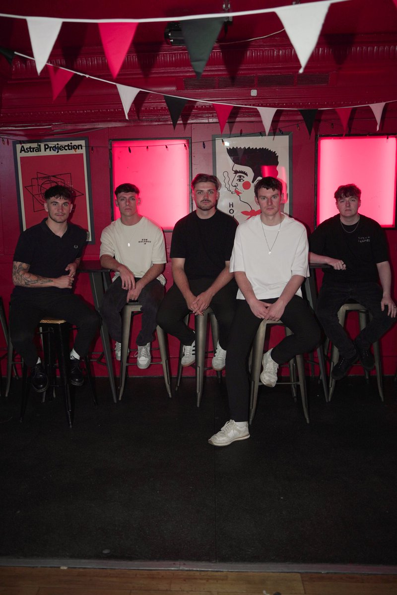 BACK TO THE 80’s 🍿

We’ve been so excited to share this one with you - make sure to stream the track, add to your playlists and let us know what you think! 

It also wouldn’t be a release week if we didn’t have an announcement… 

See you at 10am tomorrow… 🕺