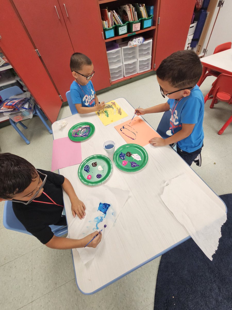 Rebecca Lavergne (@mrslavergne20) on Twitter photo Painting and mixing colors is always fun, especially at Summer Camp. #prek4 #dreambuilders <a href="/Keeble_AISD/">Keeble Primary School</a> <a href="/Hinojosa_AISD/">Hinojosa Primary</a> <a href="/gaby_gianna20/">Gabriela Alemán 🇲🇽</a> Painting and mixing colors is always fun, especially at Summer Camp. #prek4 #dreambuilders <a href="/Keeble_AISD/">Keeble Primary School</a> <a href="/Hinojosa_AISD/">Hinojosa Primary</a> <a href="/gaby_gianna20/">Gabriela Alemán 🇲🇽</a>