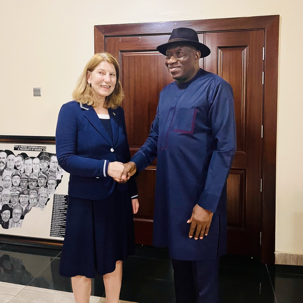 Regional peace and cooperation, global diplomacy, climate and sustainability; these were some of the topics raised when Nigeria’s former President, H.E Goodluck Ebele Jonathan and Amb. Annika Hahn-Englund <a href="/SWEambNigeria/">Annika Hahn-Englund</a> met in #Abuja. (1/2)

#SwedenInNigeria #Nigeria #Sweden