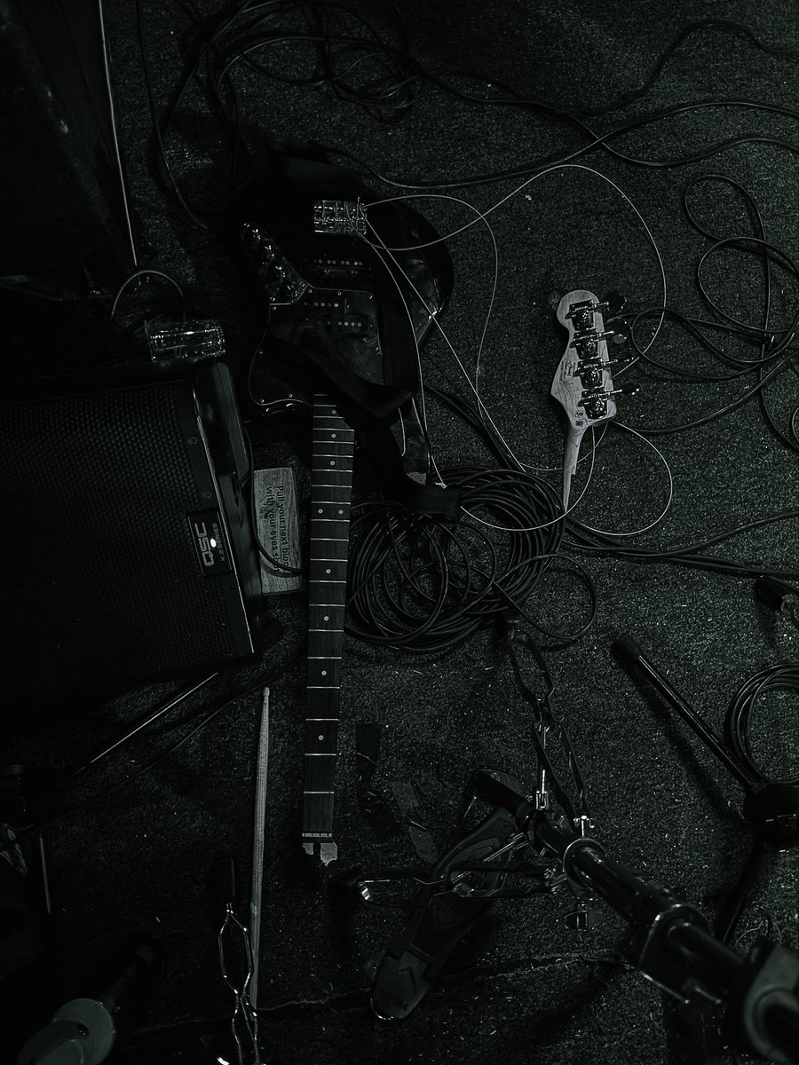 Feeling so grateful for the hospitality shown to us across the country while their own homes are dealing with some truly bleak shit. This run was eye opening, and incredibly inspiring. To everyone who made this possible, we can’t thank you enough 🤍📸: <a href="/_GHOSTFINDER/">GHOSTFINDER</a>