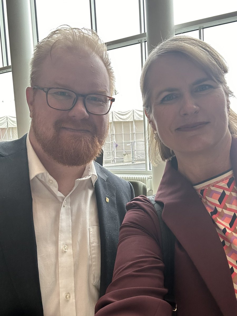 Soile Lahti (@soile_lahti) on Twitter photo Pohjois-Savon kuntajohtajat sekä <a href="/pohjoissavo/">Pohjois-Savon liitto</a> väkeä kokoonnuttiin Kuopiossa. Asialistan ohella vierailtiin FinVectorilla ja tutustuttiin Luolaan. Kuntajohtajien yhteistyö on hyvää ja Varkauden Joonas Hänninen oli polvivaivan kiusaamalle minulle paikoin ihan konkreettinen tuki 😊 Pohjois-Savon kuntajohtajat sekä <a href="/pohjoissavo/">Pohjois-Savon liitto</a> väkeä kokoonnuttiin Kuopiossa. Asialistan ohella vierailtiin FinVectorilla ja tutustuttiin Luolaan. Kuntajohtajien yhteistyö on hyvää ja Varkauden Joonas Hänninen oli polvivaivan kiusaamalle minulle paikoin ihan konkreettinen tuki 😊